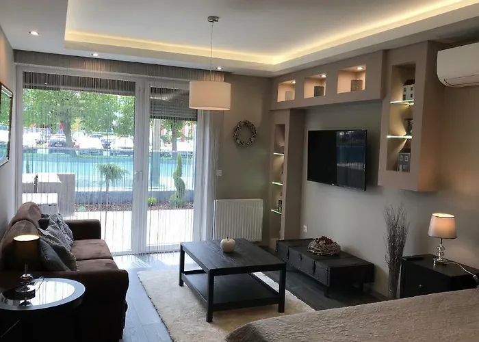 Orient Suite